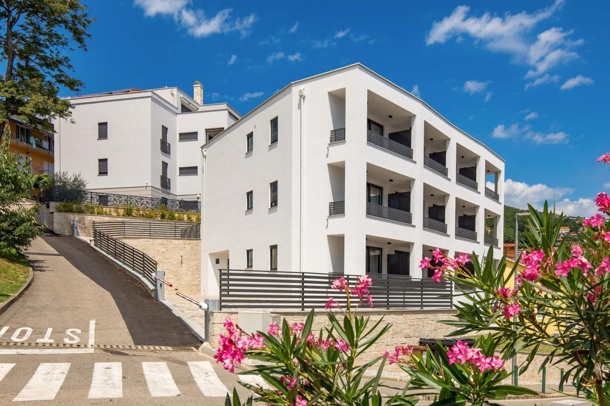 Belinda Apartments With Balcony & Private Parking Οπατία Εξωτερικό φωτογραφία